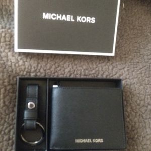 Michael Kors black wallet & keychain set